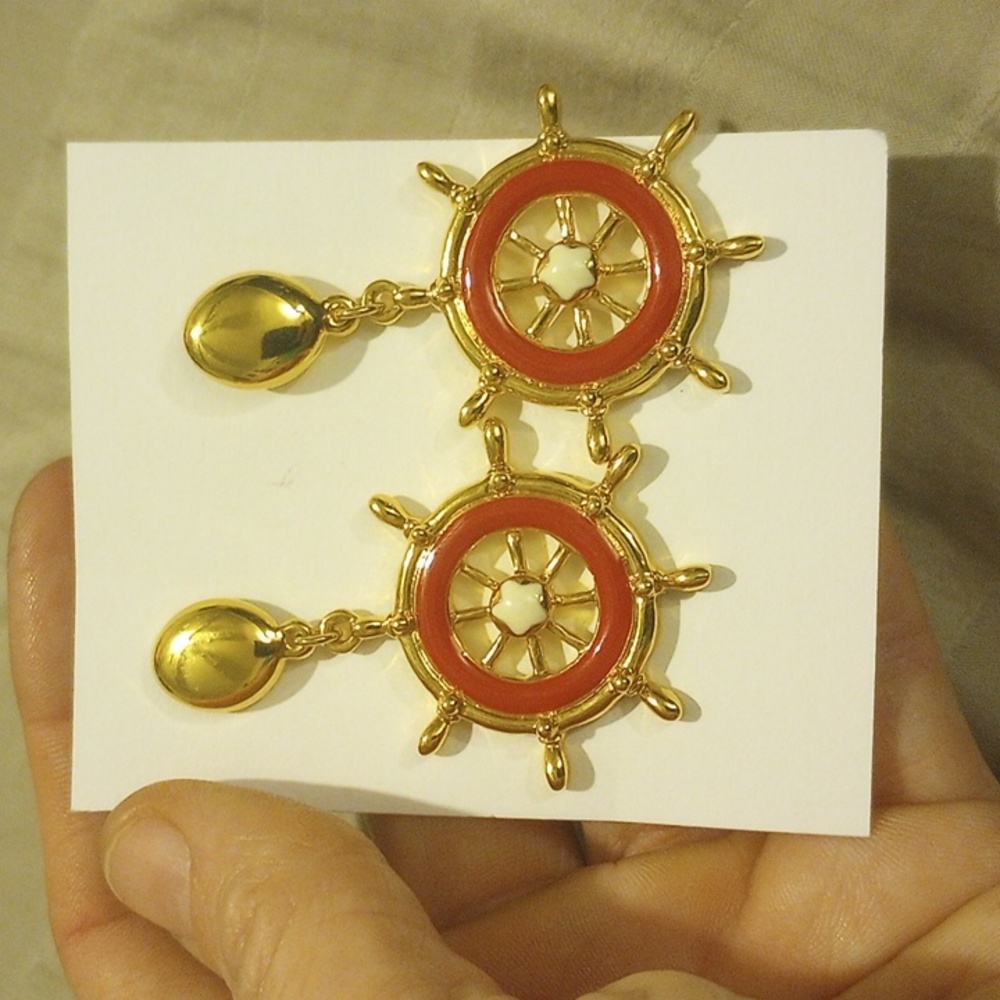 Vintage Avon nautical post earrings, EUC